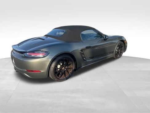 Used 2024 Porsche 718 Boxster RWD image 11