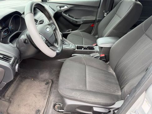 Used 2018 Ford Focus SE FWD image 22