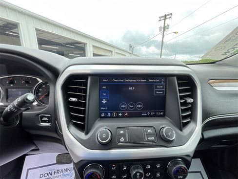 Used 2023 GMC Acadia SLE w/ Driver Convenience Package image 16