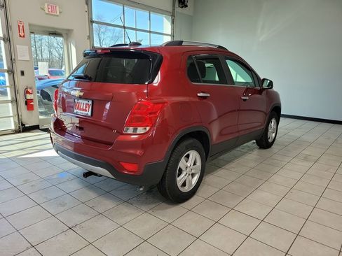 Used 2018 Chevrolet Trax LT w/ LT Convenience Package image 11