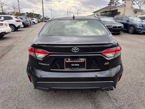 Used 2022 Toyota Corolla SE w/ SE Premium Package image 6