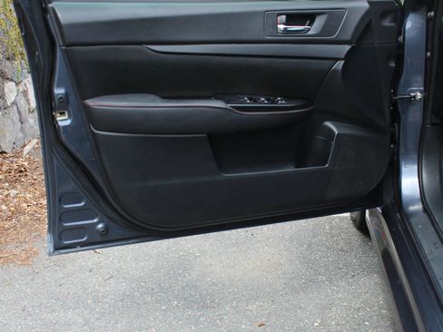 Used 2014 Subaru Legacy 2.5i Premium w/ Moonroof Package AWD/4WD image 11