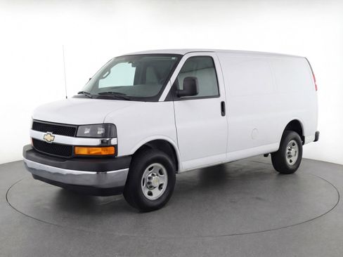 Used 2025 Chevrolet Express 3500 LT w/ LT Preferred Equipment Group RWD image 3
