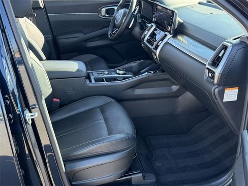 Used 2022 Kia Sorento S image 25
