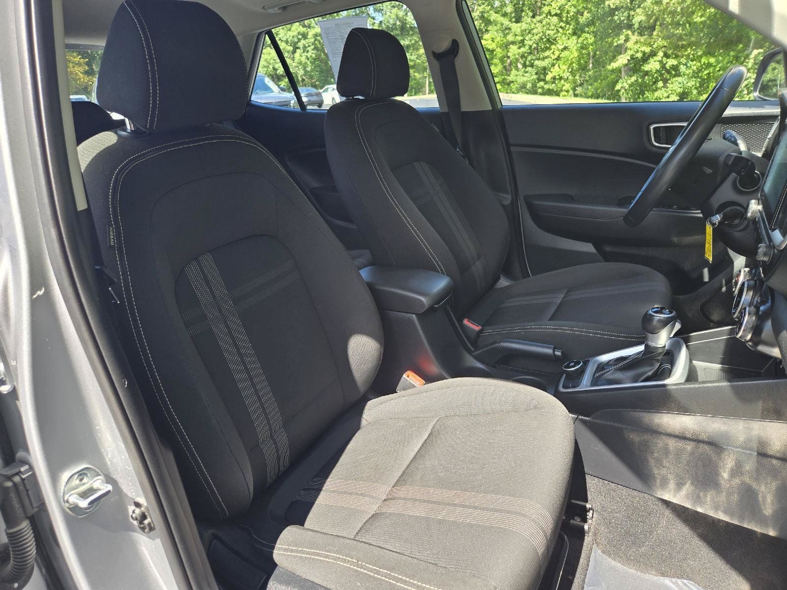 Used 2023 Hyundai Venue SEL FWD image 23
