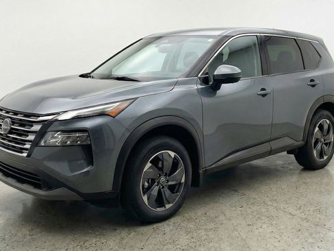 Used 2025 Nissan Rogue SV AWD/4WD image 2