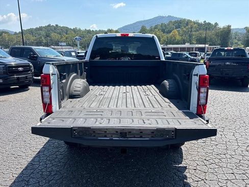 Used 2021 Ford F250 XLT w/ XLT Premium Package AWD/4WD image 7