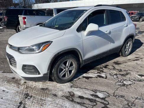 Used 2020 Chevrolet Trax LT image 1