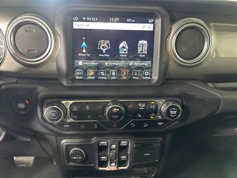 Used 2020 Jeep Wrangler Unlimited Sahara image 23