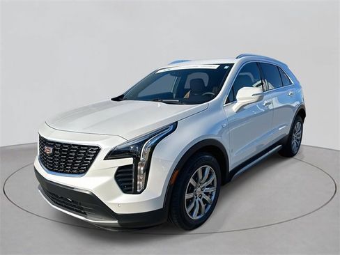 Certified 2022 Cadillac XT4 Premium Luxury w/ Enhanced Visibility Package image 32