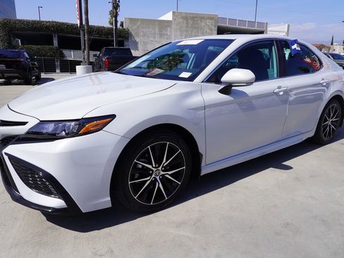 Certified 2024 Toyota Camry SE FWD image 4
