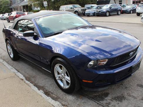 Used 2012 Ford Mustang Convertible image 4