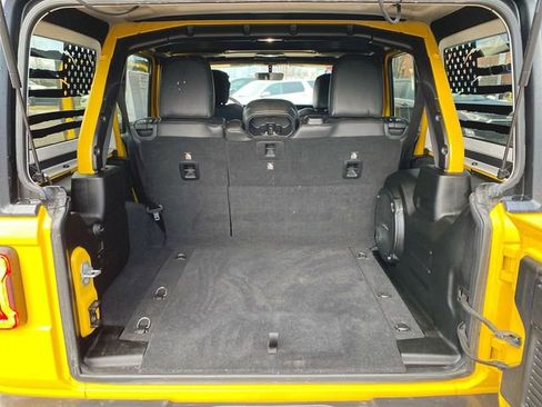 Used 2018 Jeep Wrangler Unlimited Sahara image 25