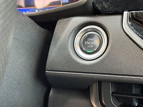 Used 2024 Chevrolet Colorado W/T RWD image 21