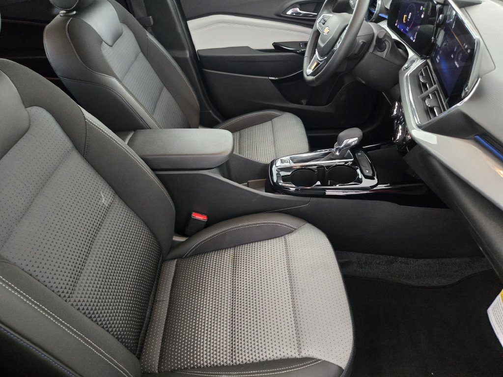 New 2026 Chevrolet Trax LT w/ Driver Confidence Package FWD image 16
