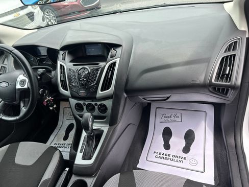 Used 2014 Ford Focus SE w/ SE Sport Package FWD image 17