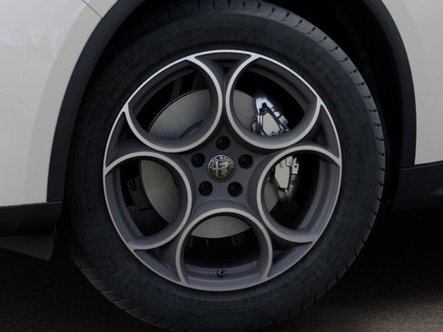 New 2025 Alfa Romeo Stelvio Sprint AWD/4WD image 20