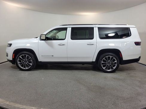 Used 2024 Jeep Wagoneer L Series III w/ Premium Group I AWD/4WD image 4