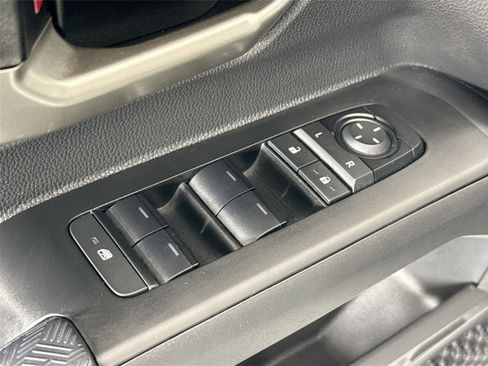 Used 2025 Toyota Tacoma TRD Off-Road AWD/4WD image 32