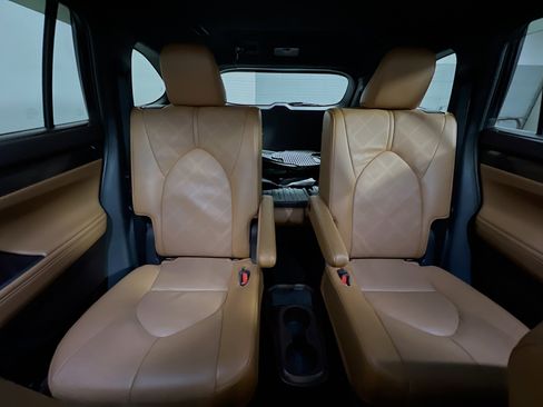 Used 2022 Toyota Highlander Platinum image 33
