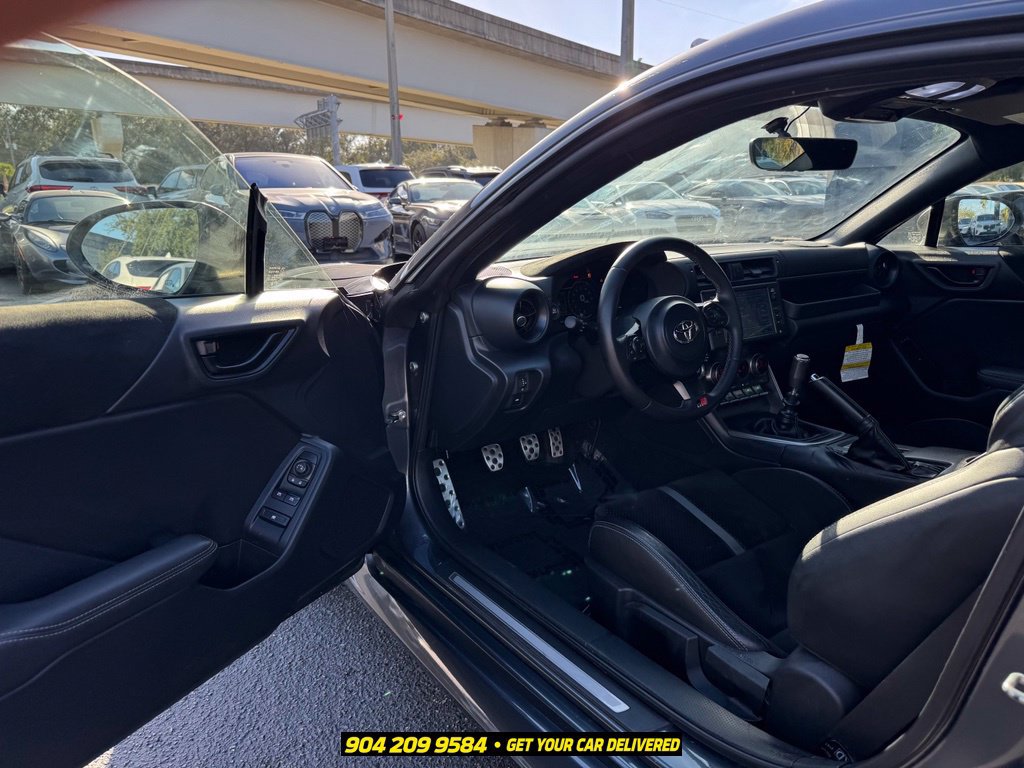Used 2022 Toyota GR86 Premium w/ ALL Weather Mat Package (TMS) RWD image 22