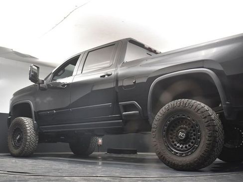 Used 2024 Chevrolet Silverado 2500 High Country w/ Midnight Edition image 33