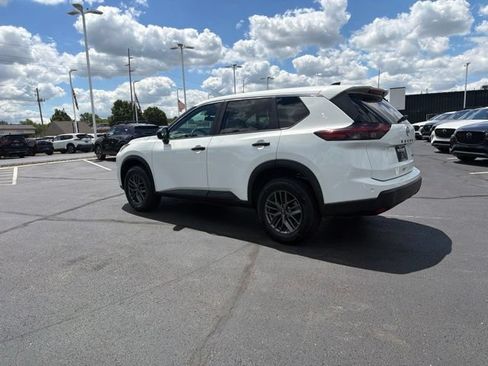 Used 2024 Nissan Rogue S AWD/4WD image 16