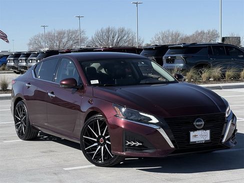 Used 2024 Nissan Altima 2.5 SL image 2