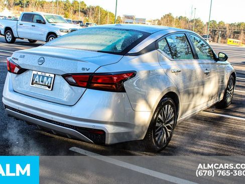 Used 2024 Nissan Altima 2.5 SV FWD image 6