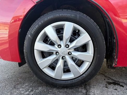 Used 2015 Toyota Corolla LE image 12