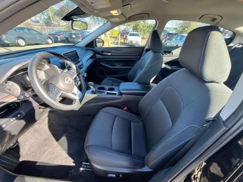Used 2025 Nissan Altima 2.5 SV image 25