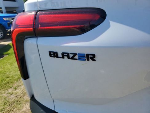 Used 2026 Chevrolet Blazer EV LT w/ Midnight/Sport Edition image 7