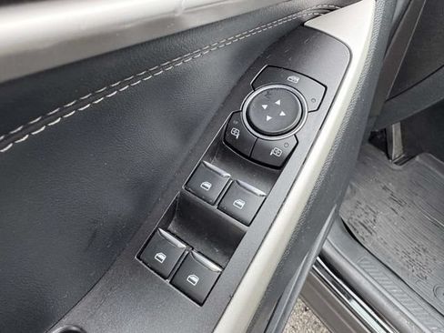 Used 2021 Ford Explorer XLT w/ Equipment Group 202A AWD/4WD image 25