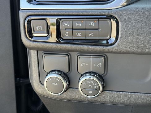 New 2026 GMC Yukon XL Denali RWD image 16