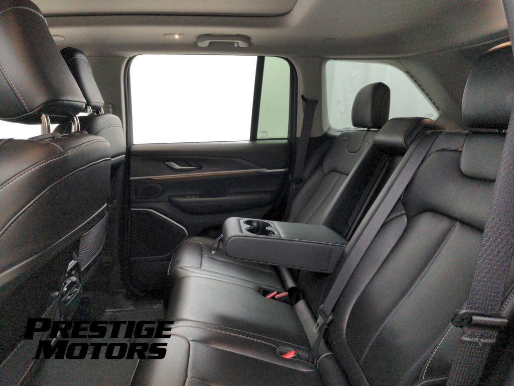 Used 2023 Jeep Grand Cherokee 4WD 4xe image 26