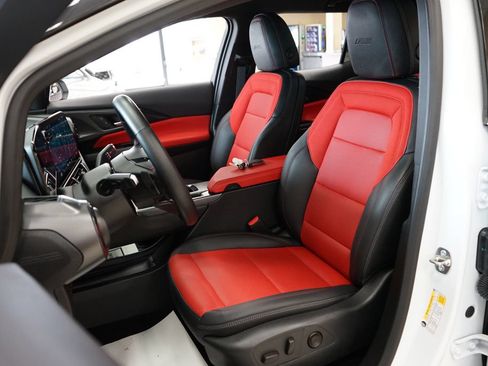 Used 2024 Chevrolet Equinox EV RS FWD image 3