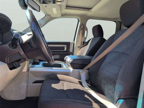 Used 2018 RAM 1500 SLT image 11