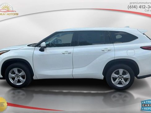 Used 2021 Toyota Highlander L FWD image 2