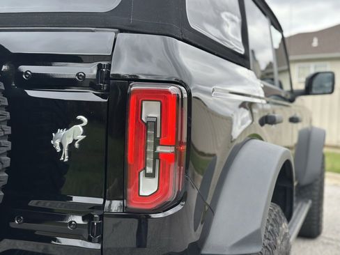 Used 2022 Ford Bronco Badlands image 14