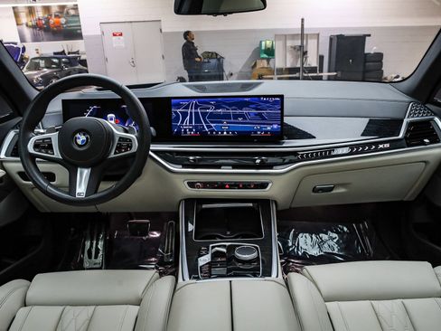 Certified 2024 BMW X5 xDrive40i w/ M Sport Package image 13