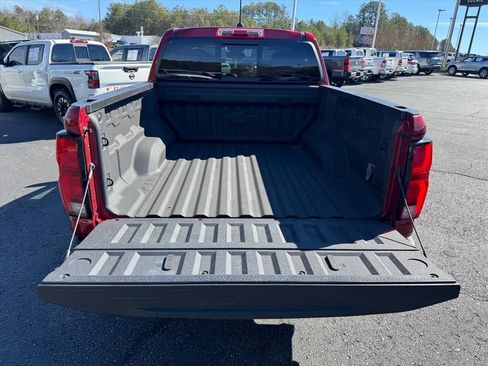 Used 2024 Chevrolet Colorado Z71 w/ Z71 Convenience Package 2 image 10