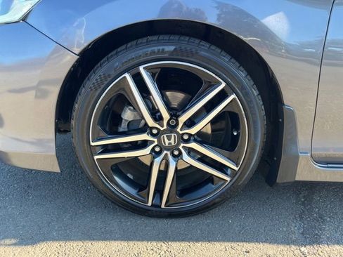 Used 2017 Honda Accord Sport image 9