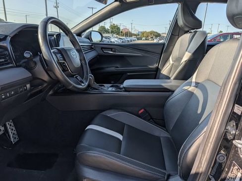 Used 2025 Toyota Camry SE FWD image 25