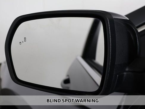 Used 2022 Ford Edge SEL w/ Convenience Package image 3