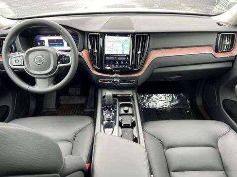 Certified 2023 Volvo XC60 B5 Plus w/ Climate Package image 2