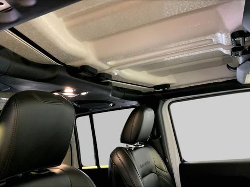 Used 2021 Jeep Wrangler Unlimited Sahara w/ Dual Top Group AWD/4WD image 14