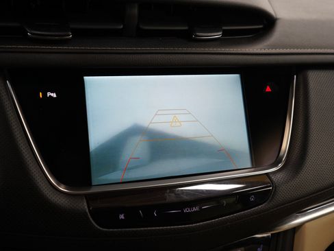 Used 2019 Cadillac XT5 AWD image 22