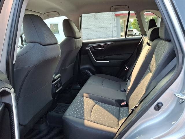 Certified 2021 Toyota RAV4 XLE AWD/4WD image 21