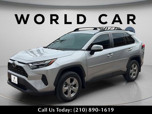 Used 2024 Toyota RAV4 XLE w/ Convenience Package image 2