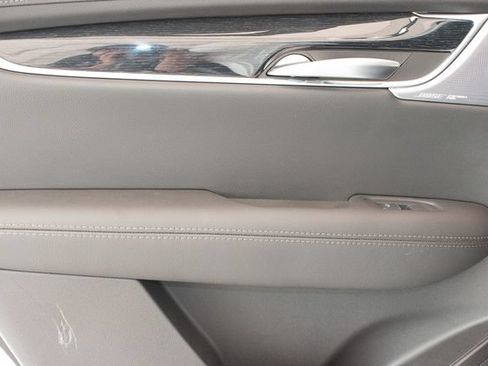 Used 2025 Cadillac XT5 Premium Luxury AWD/4WD image 18